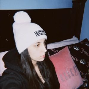 Meet your Posher, Alejandra